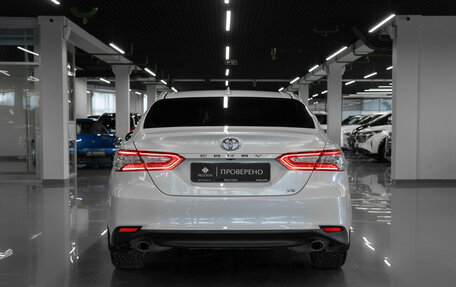 Toyota Camry, 2020 год, 3 200 000 рублей, 6 фотография
