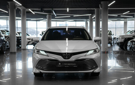 Toyota Camry, 2020 год, 3 200 000 рублей, 3 фотография