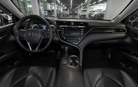 Toyota Camry, 2020 год, 3 200 000 рублей, 8 фотография
