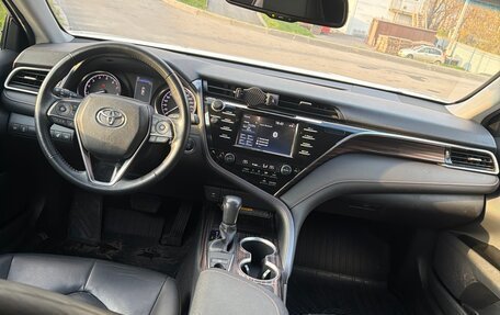 Toyota Camry, 2019 год, 3 100 000 рублей, 5 фотография