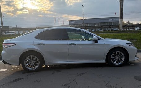 Toyota Camry, 2019 год, 3 100 000 рублей, 4 фотография