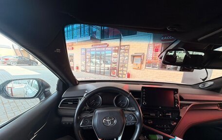 Toyota Camry, 2021 год, 2 950 000 рублей, 8 фотография