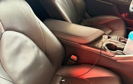 Toyota Camry, 2021 год, 2 950 000 рублей, 9 фотография