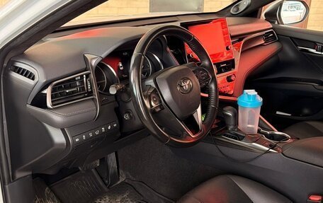 Toyota Camry, 2021 год, 2 950 000 рублей, 10 фотография