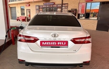 Toyota Camry, 2021 год, 2 950 000 рублей, 2 фотография