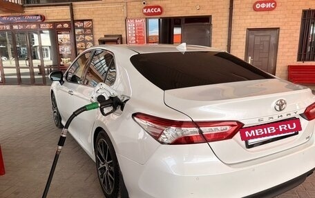 Toyota Camry, 2021 год, 2 950 000 рублей, 5 фотография