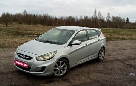 Hyundai Solaris II рестайлинг, 2012 год, 650 000 рублей, 1 фотография
