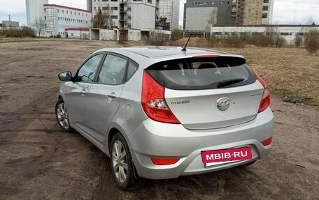 Hyundai Solaris II рестайлинг, 2012 год, 650 000 рублей, 3 фотография