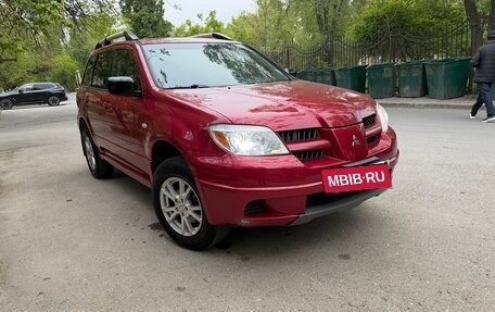 Mitsubishi Outlander III рестайлинг 3, 2005 год, 670 000 рублей, 2 фотография