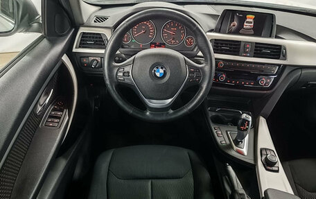 BMW 3 серия, 2015 год, 1 599 000 рублей, 11 фотография