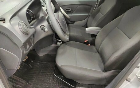Renault Logan II, 2016 год, 730 000 рублей, 9 фотография