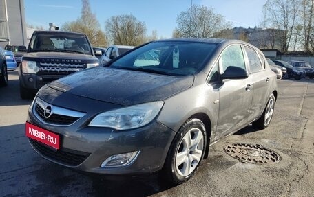 Opel Astra J, 2012 год, 649 000 рублей, 1 фотография