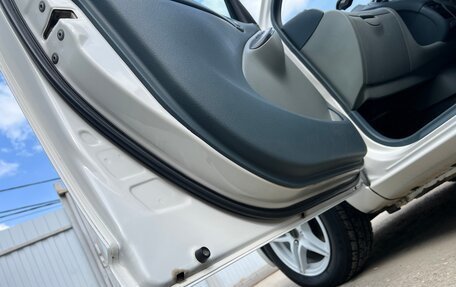 Toyota Vitz, 2001 год, 400 000 рублей, 37 фотография