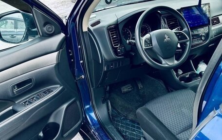 Mitsubishi Outlander III рестайлинг 3, 2015 год, 1 900 000 рублей, 12 фотография