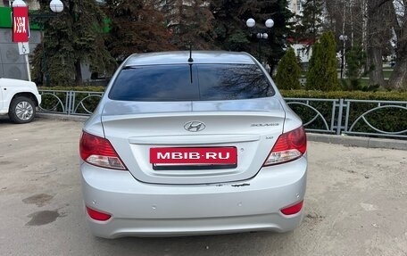 Hyundai Solaris II рестайлинг, 2011 год, 680 000 рублей, 4 фотография