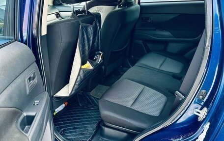 Mitsubishi Outlander III рестайлинг 3, 2015 год, 1 900 000 рублей, 13 фотография
