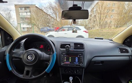 Volkswagen Polo VI (EU Market), 2010 год, 500 000 рублей, 3 фотография