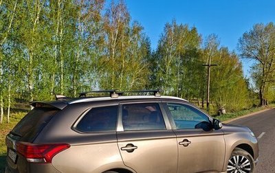 Mitsubishi Outlander III рестайлинг 3, 2021 год, 2 600 000 рублей, 1 фотография