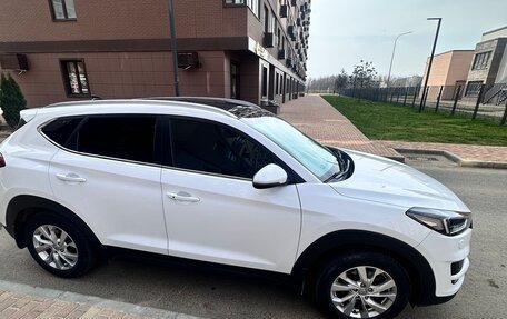 Hyundai Tucson III, 2018 год, 2 330 000 рублей, 2 фотография