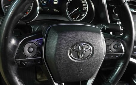 Toyota Camry, 2021 год, 3 099 000 рублей, 15 фотография