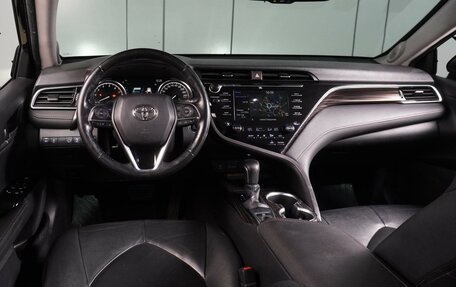 Toyota Camry, 2021 год, 3 099 000 рублей, 6 фотография