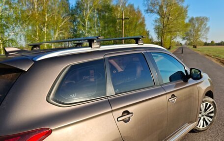 Mitsubishi Outlander III рестайлинг 3, 2021 год, 2 600 000 рублей, 2 фотография