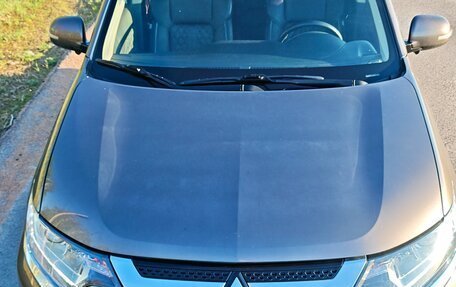 Mitsubishi Outlander III рестайлинг 3, 2021 год, 2 600 000 рублей, 5 фотография