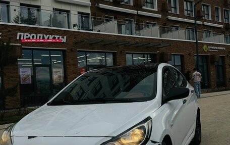 Hyundai Solaris II рестайлинг, 2011 год, 480 000 рублей, 3 фотография
