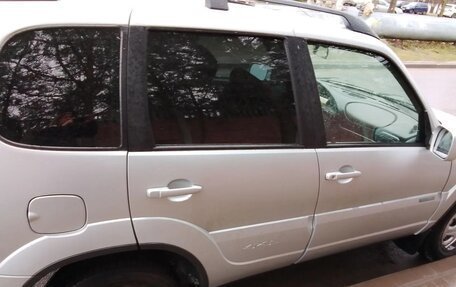 Chevrolet Niva I рестайлинг, 2010 год, 530 000 рублей, 6 фотография