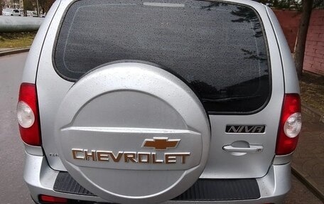 Chevrolet Niva I рестайлинг, 2010 год, 530 000 рублей, 3 фотография
