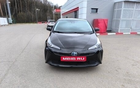 Toyota Prius IV XW50, 2020 год, 2 080 000 рублей, 11 фотография