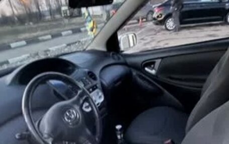 Toyota Yaris I рестайлинг, 2003 год, 300 000 рублей, 4 фотография