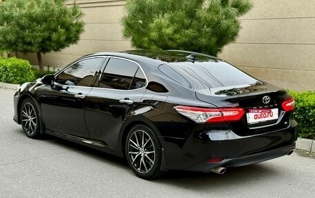 Toyota Camry, 2018 год, 2 450 000 рублей, 3 фотография
