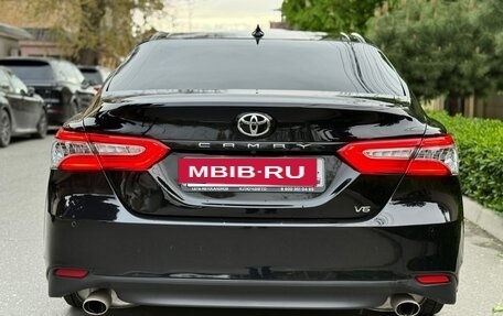 Toyota Camry, 2018 год, 2 450 000 рублей, 4 фотография