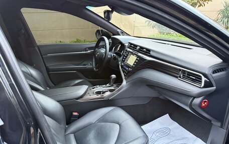 Toyota Camry, 2018 год, 2 450 000 рублей, 11 фотография