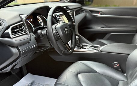 Toyota Camry, 2018 год, 2 450 000 рублей, 8 фотография