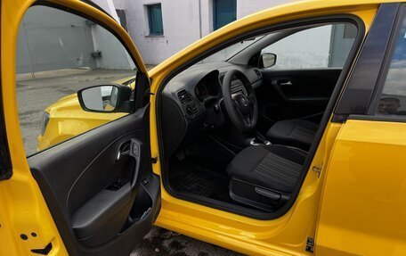 Volkswagen Polo VI (EU Market), 2019 год, 700 000 рублей, 11 фотография