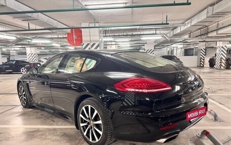 Porsche Panamera II рестайлинг, 2014 год, 7 фотография