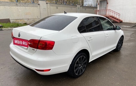 Volkswagen Jetta VI, 2011 год, 1 070 000 рублей, 4 фотография