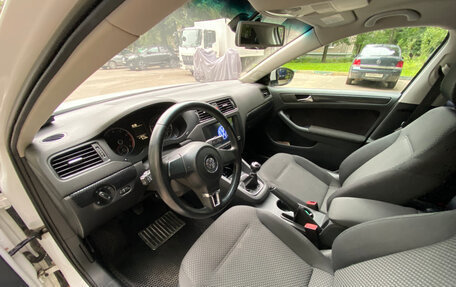 Volkswagen Jetta VI, 2011 год, 1 070 000 рублей, 6 фотография