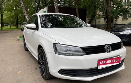 Volkswagen Jetta VI, 2011 год, 1 070 000 рублей, 14 фотография
