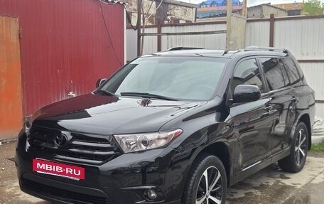 Toyota Highlander III, 2010 год, 1 900 000 рублей, 2 фотография