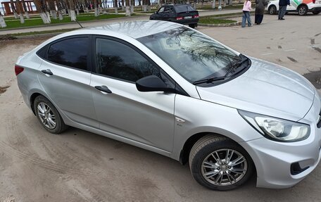Hyundai Solaris II рестайлинг, 2011 год, 765 000 рублей, 2 фотография