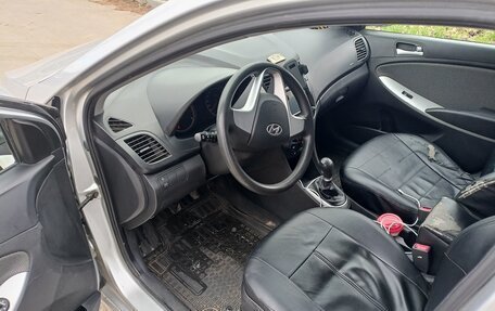 Hyundai Solaris II рестайлинг, 2011 год, 765 000 рублей, 7 фотография