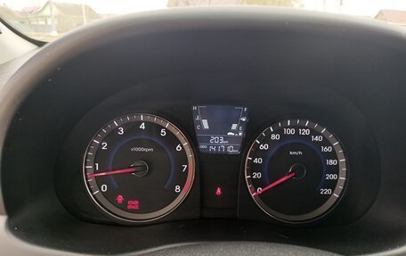 Hyundai Solaris II рестайлинг, 2011 год, 765 000 рублей, 8 фотография