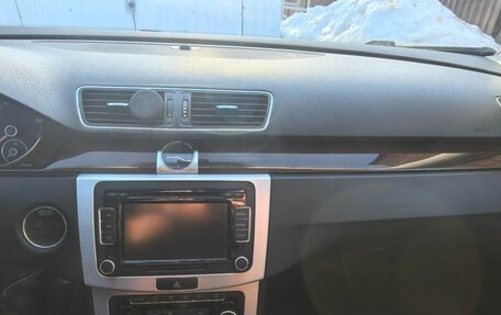 Volkswagen Passat B7, 2011 год, 900 000 рублей, 14 фотография