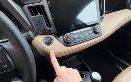 Toyota RAV4, 2016 год, 2 100 000 рублей, 3 фотография