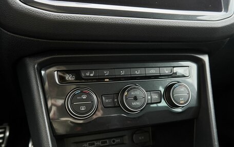 Volkswagen Tiguan II, 2018 год, 2 945 000 рублей, 10 фотография