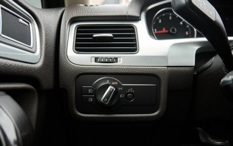 Volkswagen Touareg III, 2011 год, 1 670 000 рублей, 13 фотография