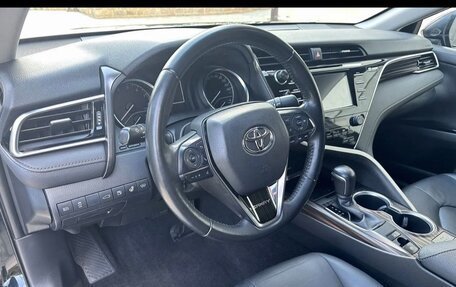 Toyota Camry, 2018 год, 2 690 000 рублей, 8 фотография